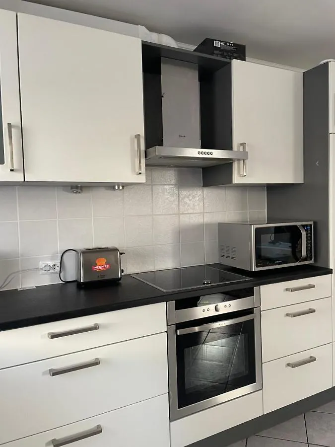 Vendégház Large Room In Schuttrange Free Parking 10Mins To Airport Excellent Customer Services
