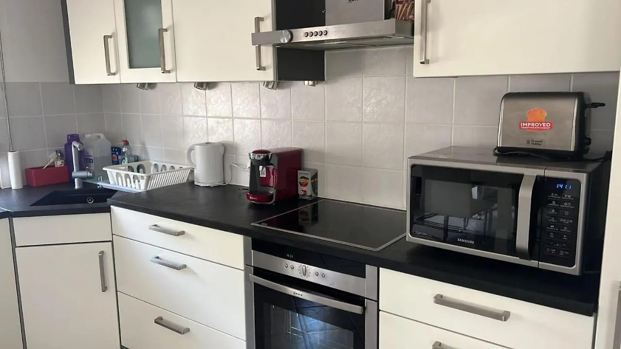 Vendégház Large Room In Schuttrange Free Parking 10Mins To Airport Excellent Customer Services