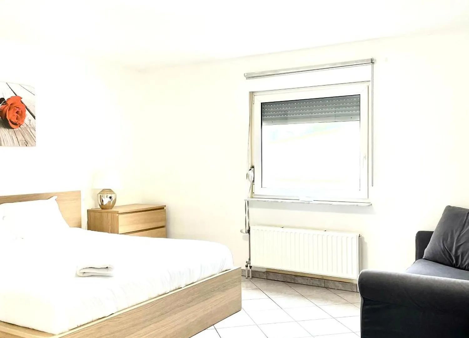 Large Room In Schuttrange Free Parking 10Mins To Airport Excellent Customer Services 0*,  Luxemburg