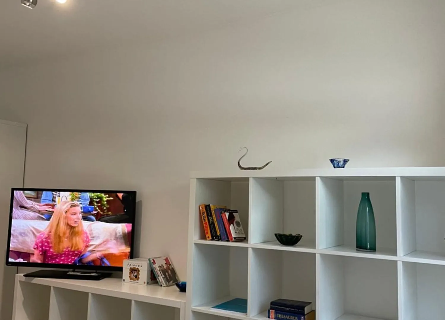 Large Room In Schuttrange Free Parking 10Mins To Airport Excellent Customer Services Luxemburg