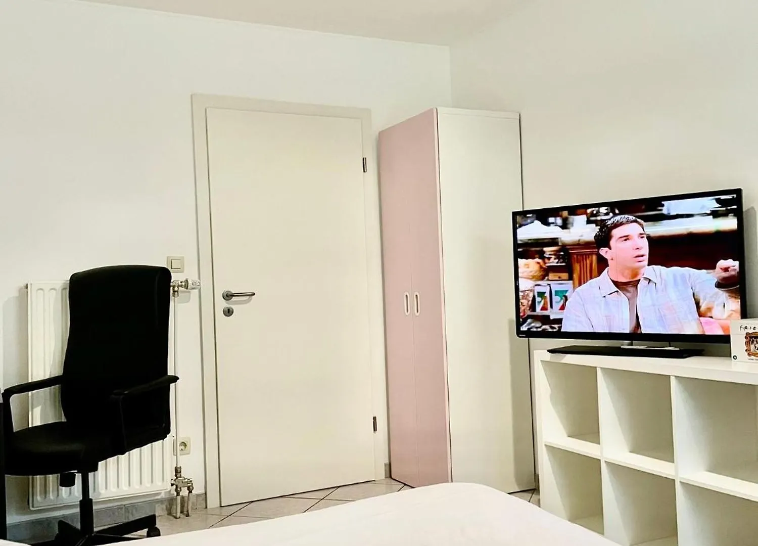 Large Room In Schuttrange Free Parking 10Mins To Airport Excellent Customer Services
