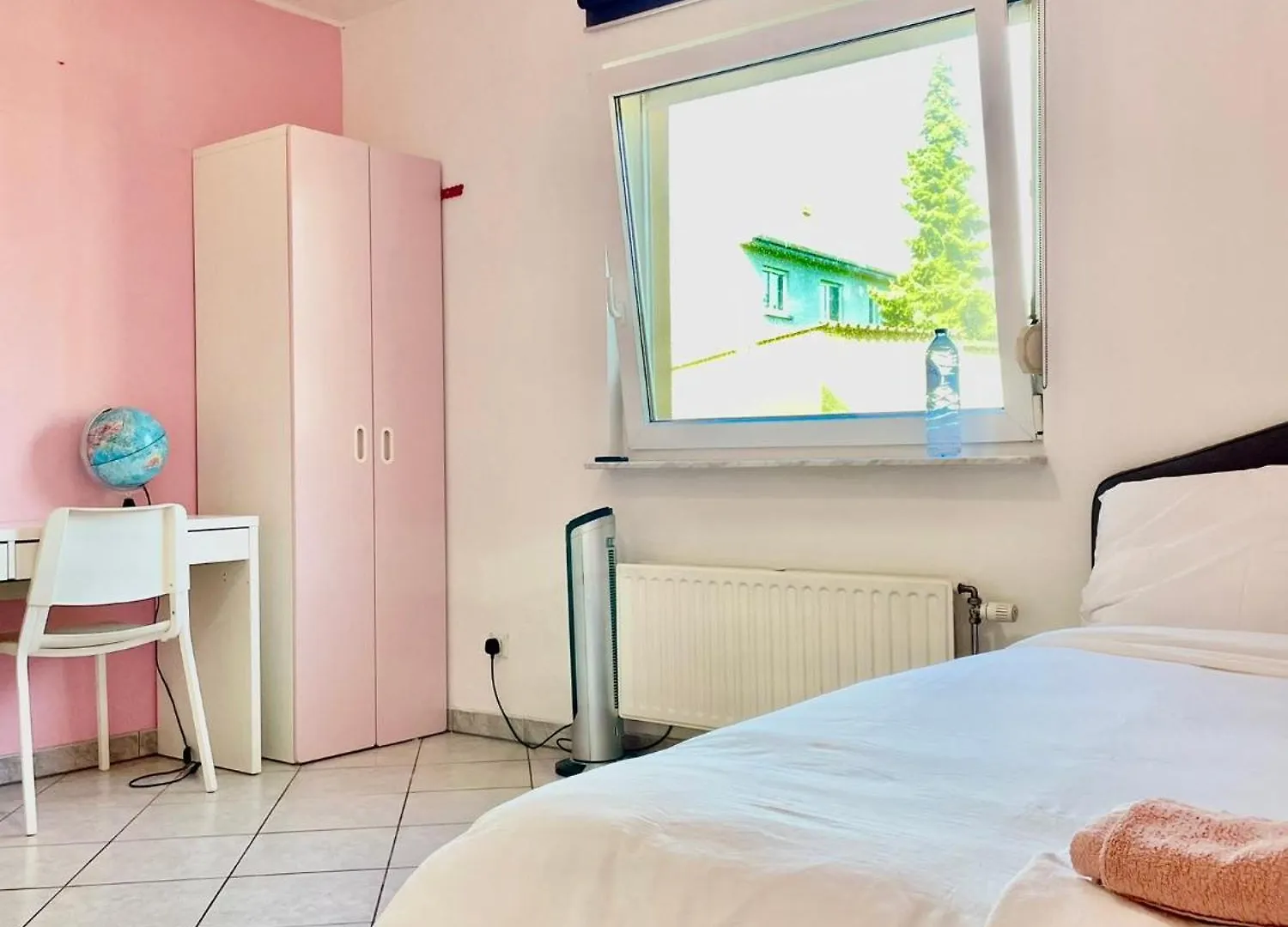Vendégház Large Room In Schuttrange Free Parking 10Mins To Airport Excellent Customer Services