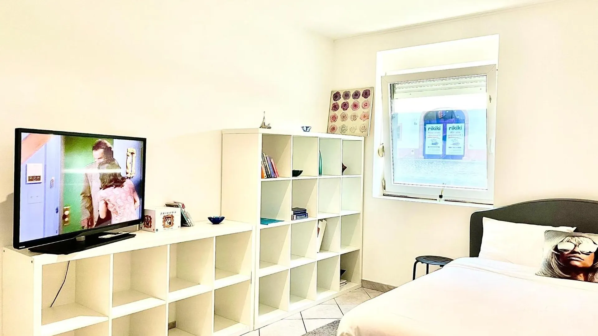 Large Room In Schuttrange Free Parking 10Mins To Airport Excellent Customer Services Vendégház